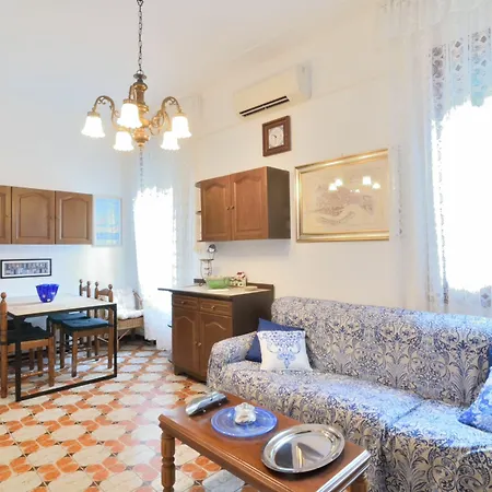 Redentore Apartment *